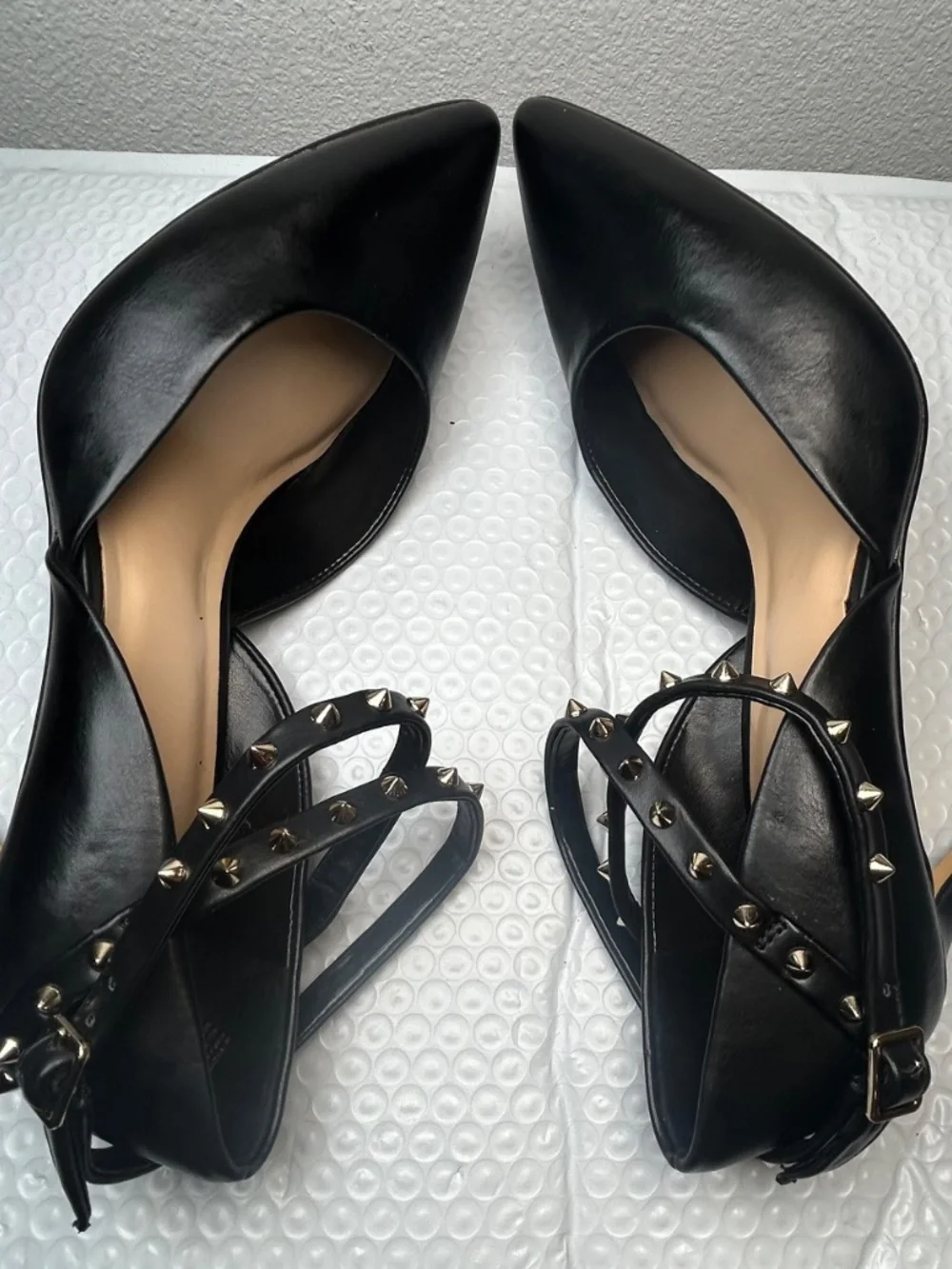 JLo Jennifer Lopez Pointed-Toe Pumps Women's Sz 9M Black Studed Strap High Heels